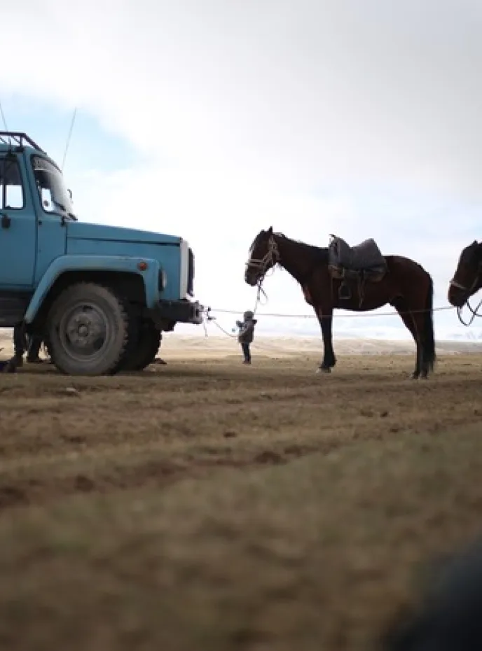 Transhumance d'At-Bashy à Kol Suu avec un éleveur kirghize thumbnail