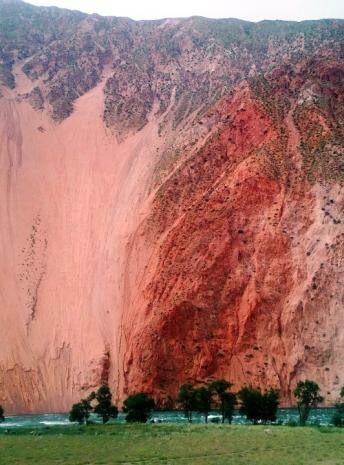 Tash Doeboe (Song Kul) - Kyzyl-Oï